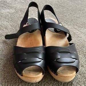 Like new, Lotta low, peep toe clogs, size 9.5 EU 41